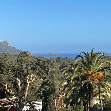 Апартаменты La Paisible *